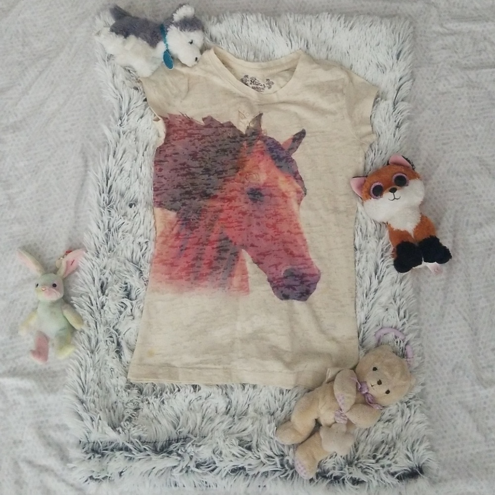 White horse top for small adults
